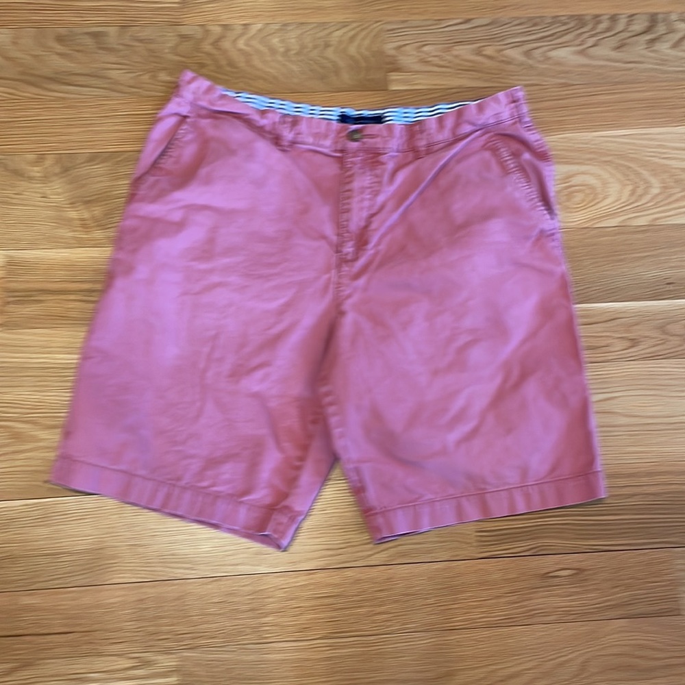 Tommy Hilfiger Rose color men’s flat front 38 shorts